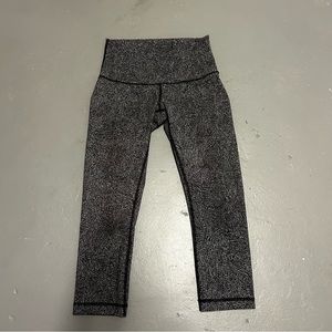 Women's Lululemon In Movement Black Yoga Leggings (NO TAG LOOK AT MEASUREMENTS)